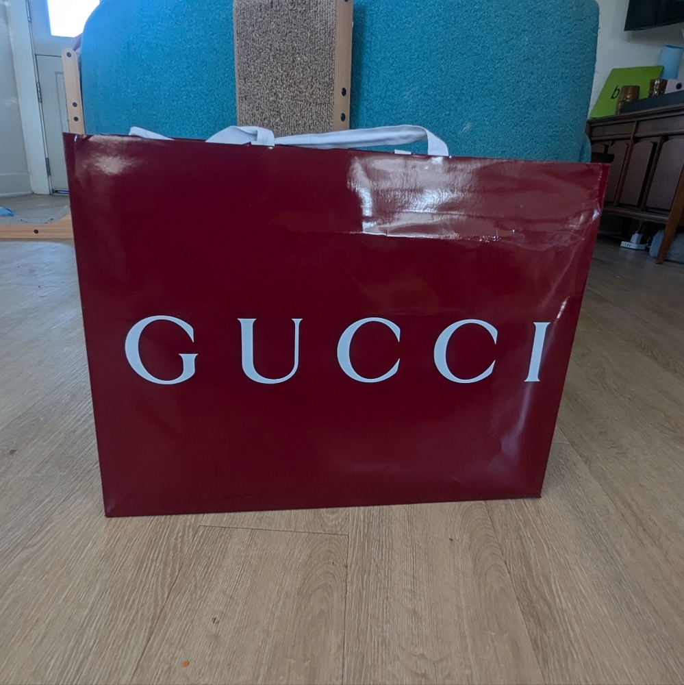Gucci Rodeo Drive Exclusive shopping bag